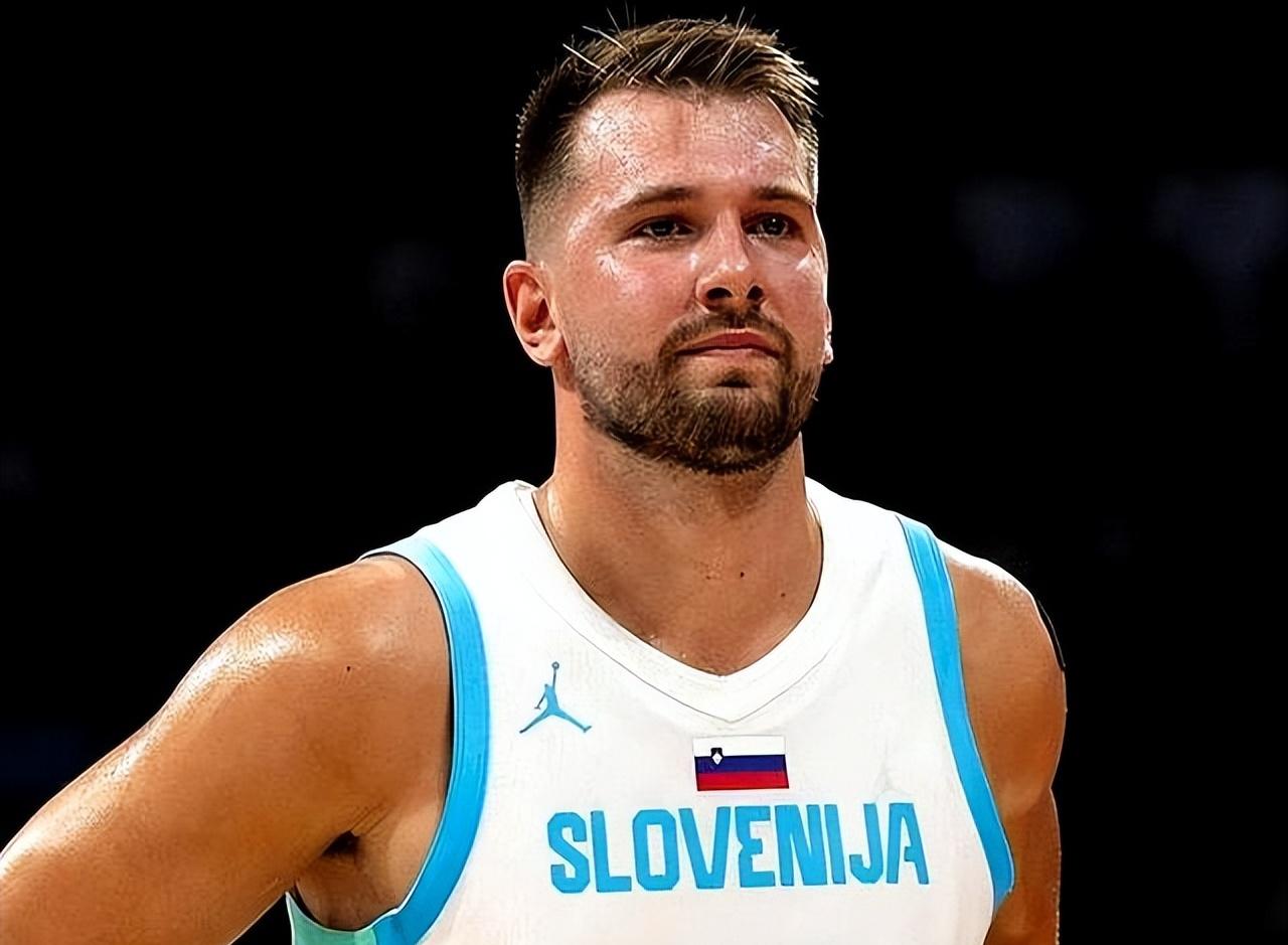 库里与30激战篮网分钟,重返赛场胜负难料!,东契奇焦点对战全场沸腾不已的简单介绍 库里与30激战篮网分钟,重返赛场胜负难料!,东契奇焦点对战全场沸腾不已的简单介绍